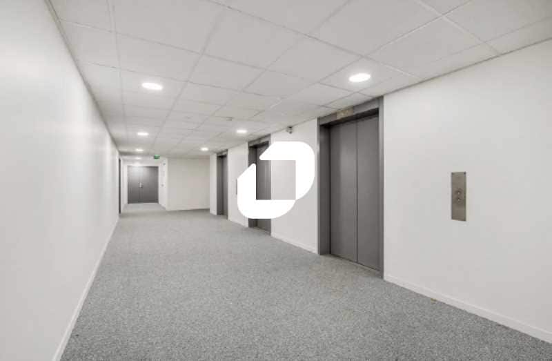 Office in Colombes for sale - Lobby - Image 3 of 11