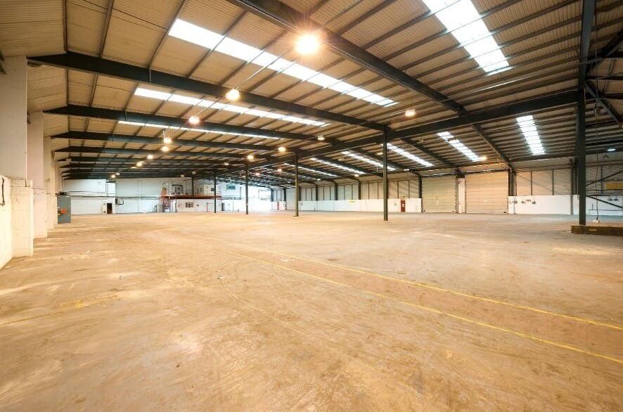 552 Fairlie Rd, Slough to rent - Interior Photo - Image 3 of 5