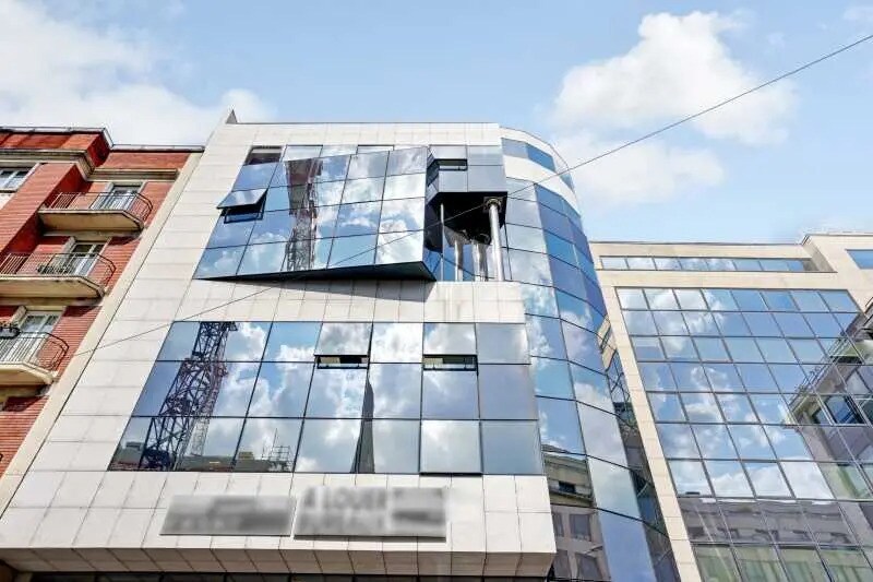 Office in Levallois-Perret to rent - Building Photo - Image 2 of 12