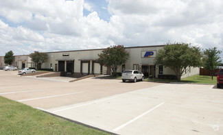 More details for 906-910 Fountain Pky, Grand Prairie, TX - Industrial for Rent