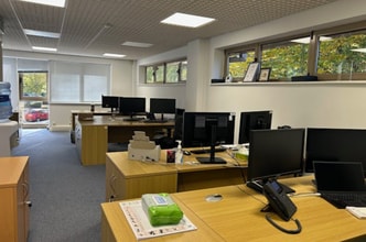 Dukes Ride, Crowthorne to rent Interior Photo- Image 1 of 5