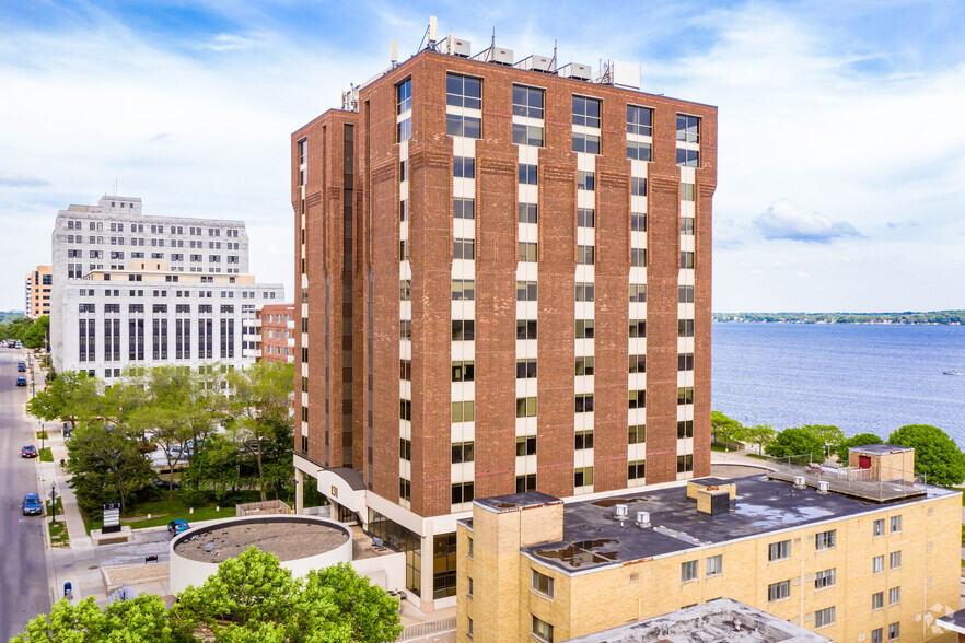 131 W Wilson St, Madison, WI for sale - Building Photo - Image 1 of 1