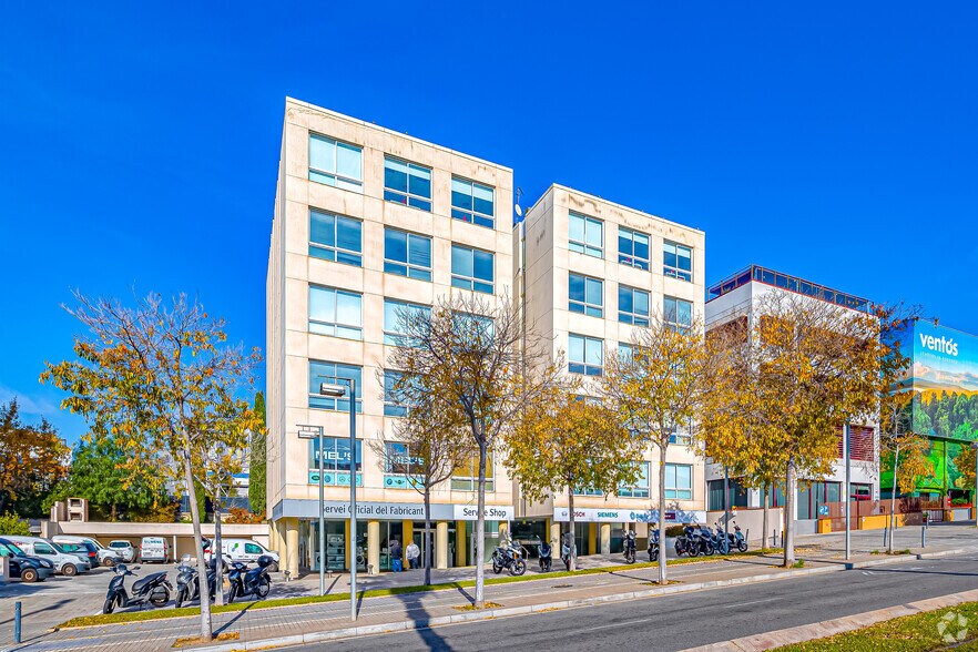 Carretera Reial, 122, Sant Just Desvern, Barcelona to rent - Primary Photo - Image 1 of 4
