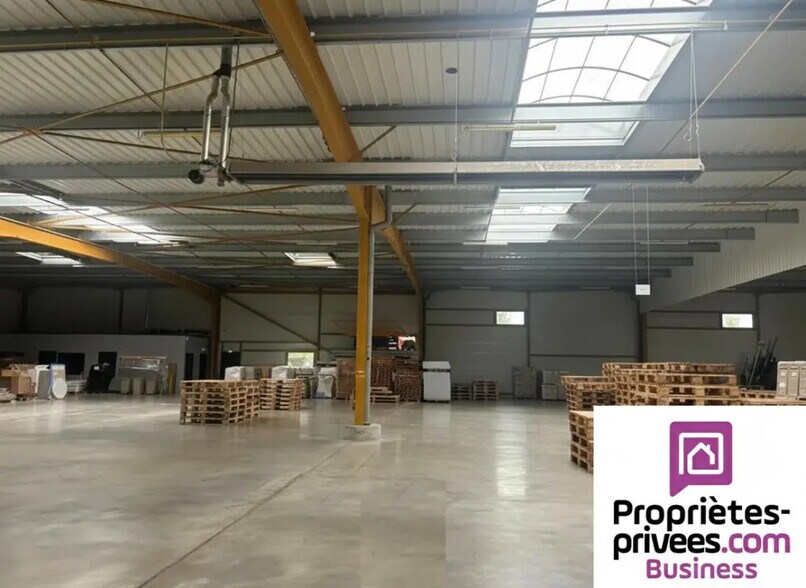 Light Industrial in Colomiers to rent - Interior Photo - Image 1 of 3