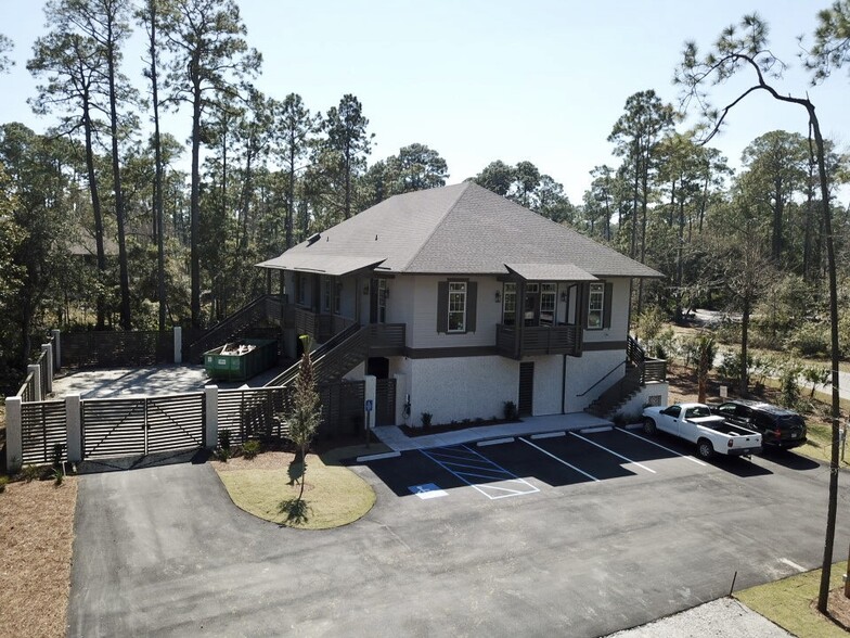 12 Palmetto Business Park Rd, Hilton Head Island, SC for rent - Building Photo - Image 2 of 13