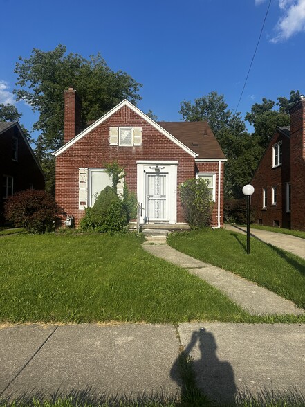 18658 Rutherford St, Detroit, MI for sale - Building Photo - Image 3 of 11