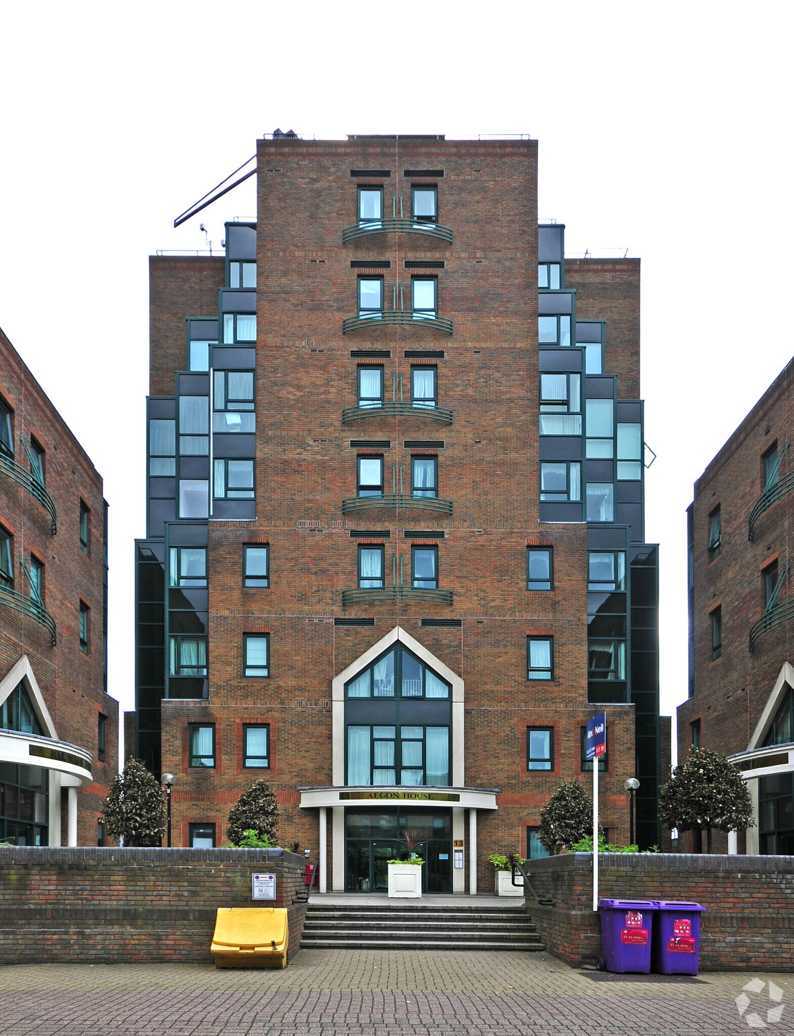 13 Lanark Sq, London for sale Primary Photo- Image 1 of 1