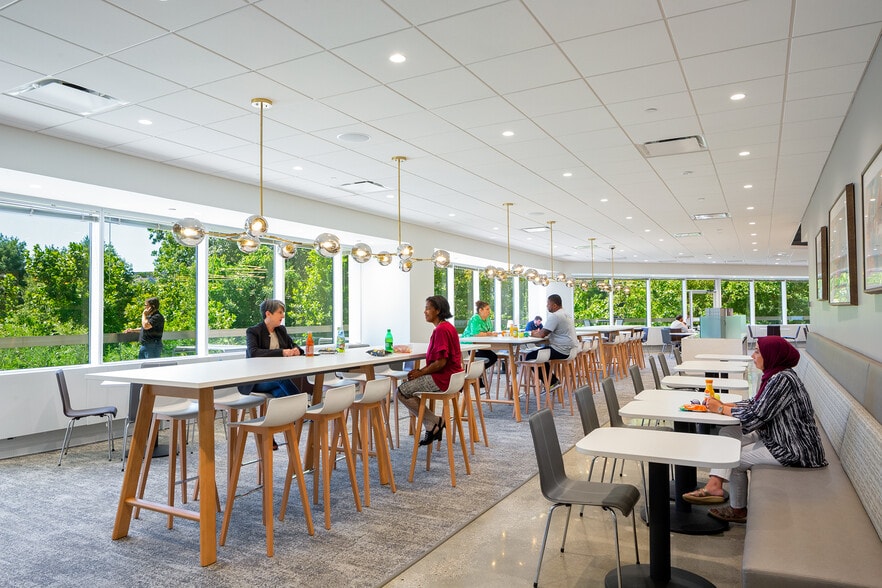 601 Merritt 7, Norwalk, CT to rent - Interior Photo - Image 3 of 34