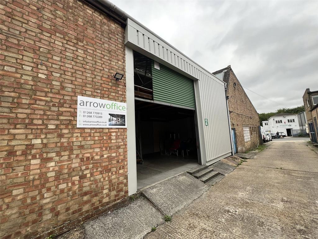 45 Brook Rd, Rayleigh to rent Building Photo- Image 1 of 3