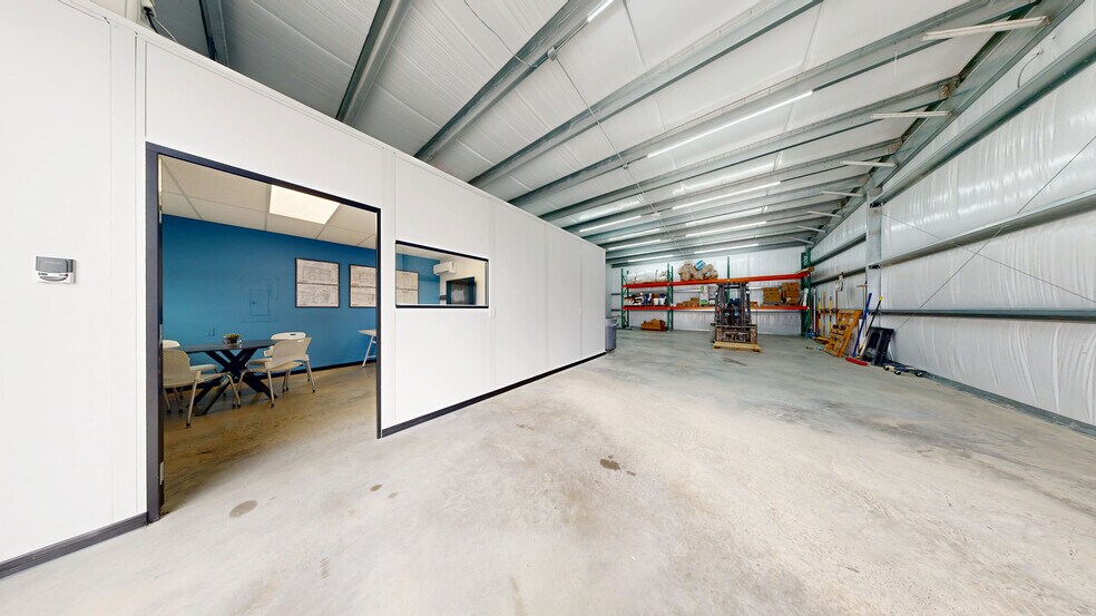 Dacy Business Park portfolio of 3 properties for sale on LoopNet.co.uk - Matterport 3D Scan - Image 2 of 34