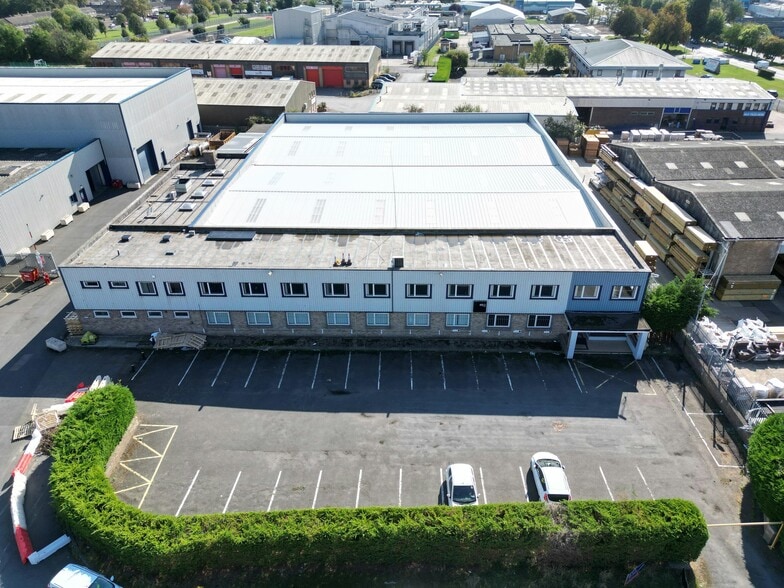 7 Glebe Rd, Huntingdon to rent - Building Photo - Image 3 of 8