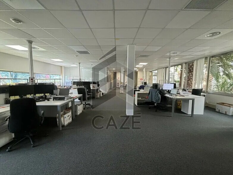 Office in Bordeaux to rent - Interior Photo - Image 2 of 8
