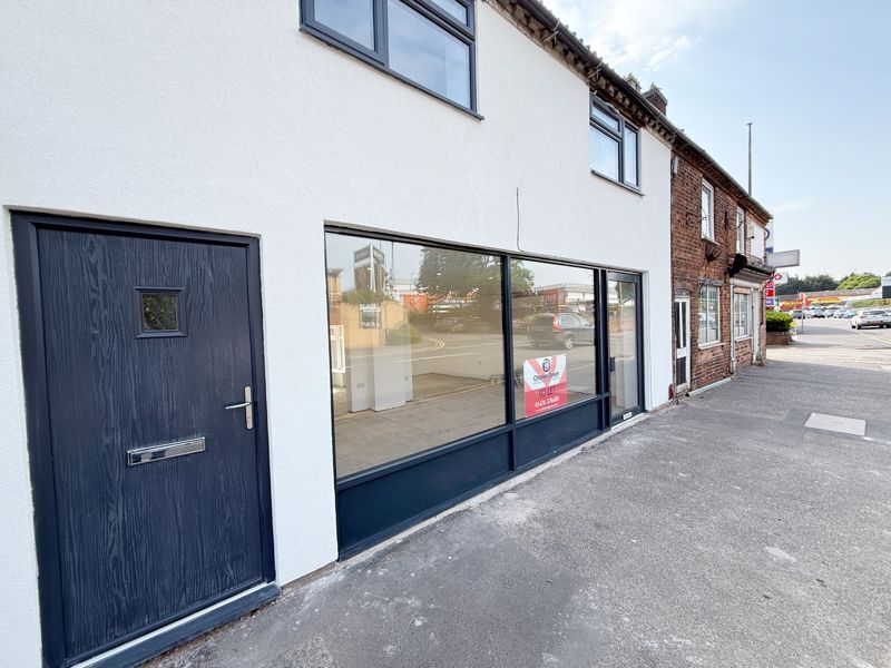 77-83 London Rd, Grantham to rent Building Photo- Image 1 of 2
