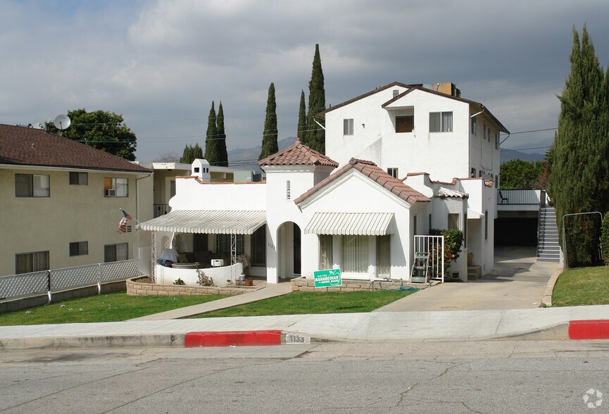 1133 E Palmer Ave, Glendale, CA 91205 UK