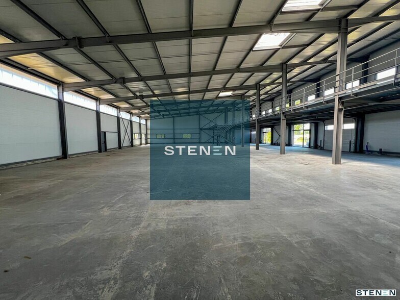 Light Industrial in Taillades for sale - Building Photo - Image 3 of 9