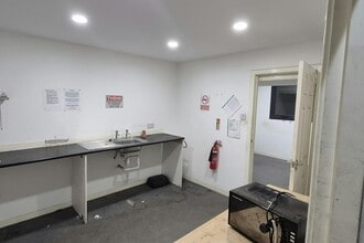 60-62 Well St, Paisley to rent Interior Photo- Image 1 of 2