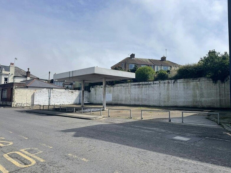 389 Old London Road, Hastings to rent - Primary Photo - Image 1 of 12