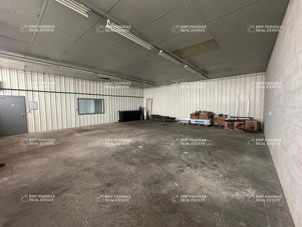Location Local d'activités 190 m² - Photo 1