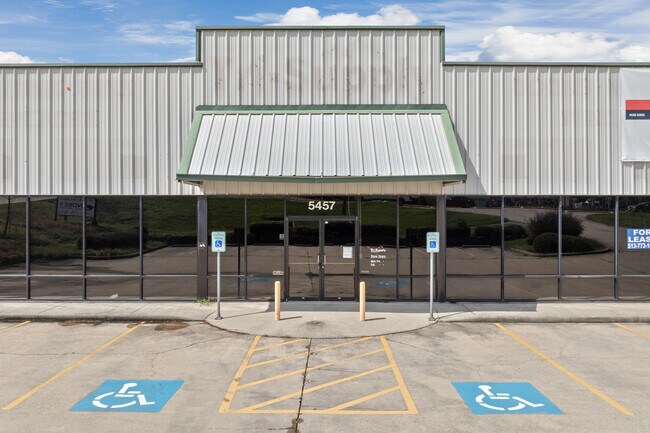 More details for 5457 W Davis St, Conroe, TX - Retail to Rent