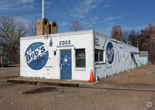 2002 Chelsea Ave, Memphis, TN for rent Primary Photo- Image 1 of 3