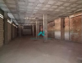 Retail in Camas, Sevilla to rent Interior Photo- Image 2 of 3