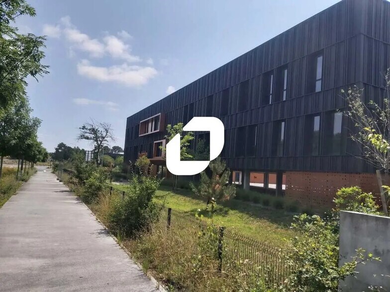 Retail in Mérignac to rent - Building Photo - Image 3 of 17