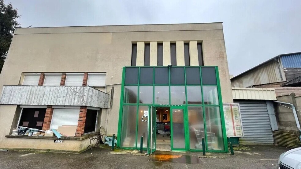 Industrial in Chambourcy for sale - Building Photo - Image 3 of 5