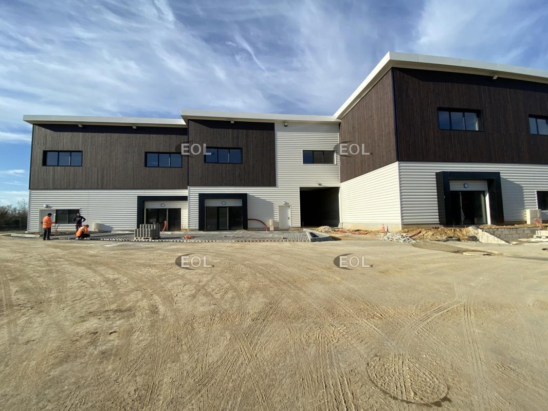 Light Industrial in Ollainville for sale Building Photo- Image 1 of 4