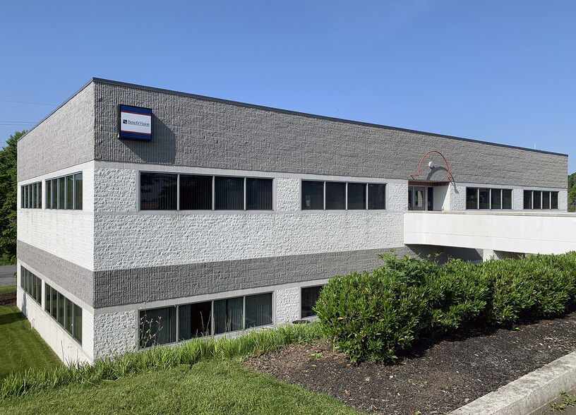 2690 Commerce Dr, Harrisburg, PA for sale - Building Photo - Image 1 of 1