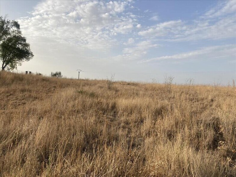 Calle Panorama 2, 2, Simancas, Valladolid for sale - Primary Photo - Image 2 of 11