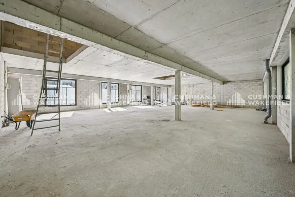 Location Bureaux 157 m² - Photo 1