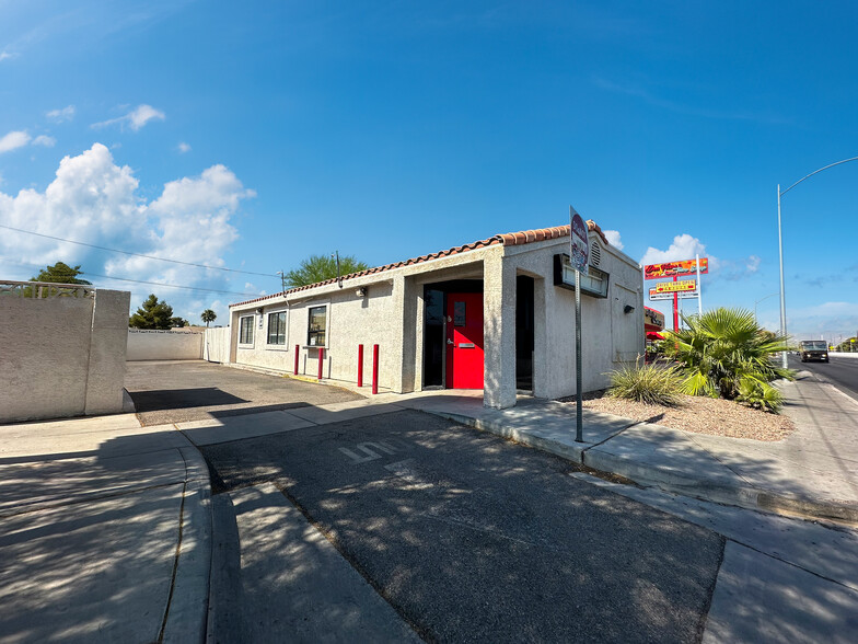 4935 E Charleston Blvd, Las Vegas, NV for sale - Building Photo - Image 1 of 4