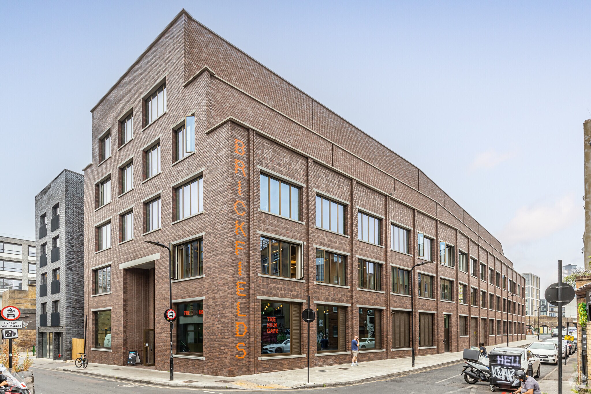 37 Cremer St, London for sale Primary Photo- Image 1 of 1