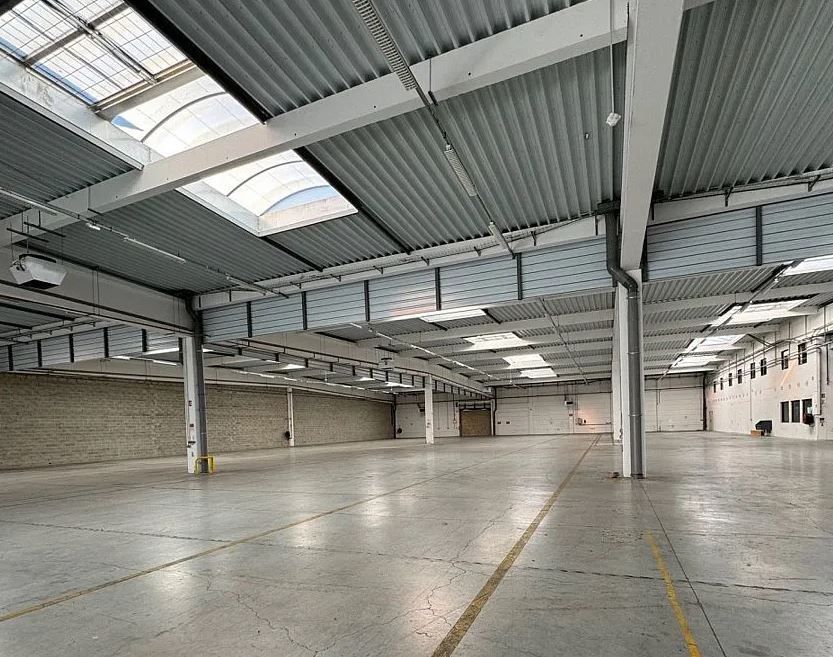 Industrial in Ferrières-en-Brie to rent Interior Photo- Image 1 of 8