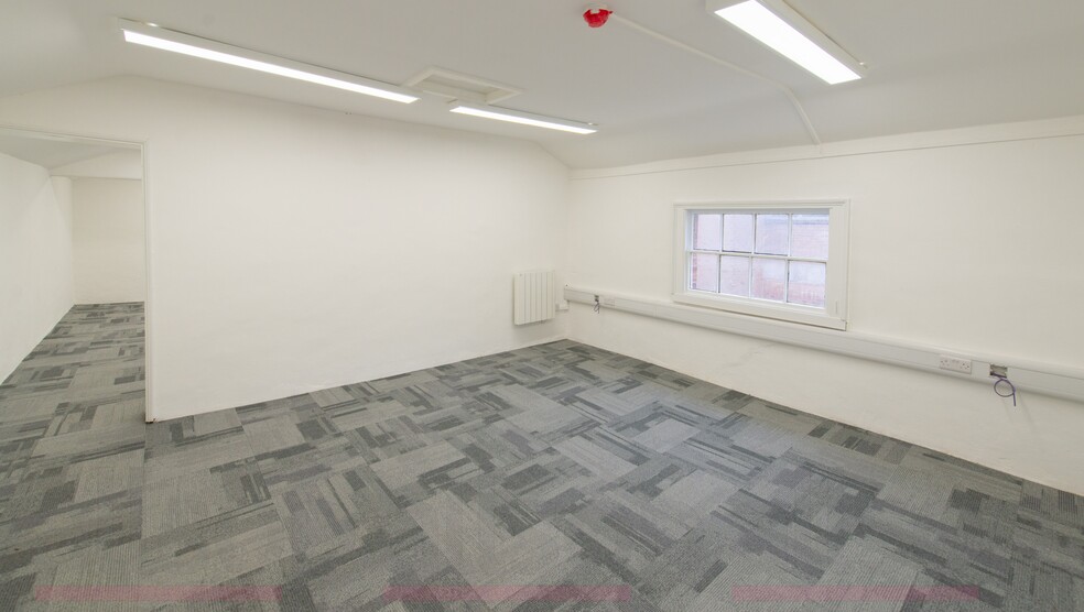 55 Greengate St, Stafford for sale - Interior Photo - Image 3 of 11