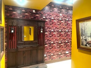 Retail in Madrid, Madrid to rent Interior Photo- Image 2 of 11