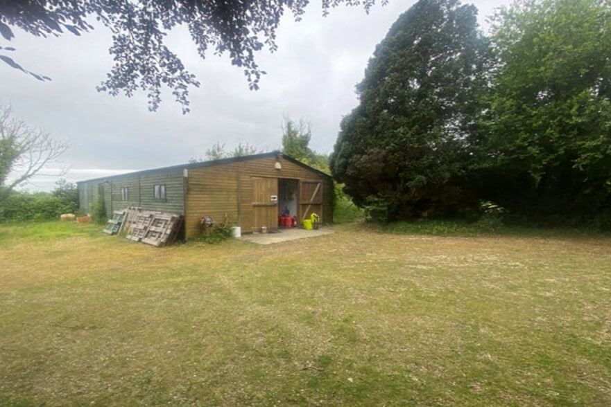 Blandford Rd, Coombe Bissett to rent - Building Photo - Image 2 of 2
