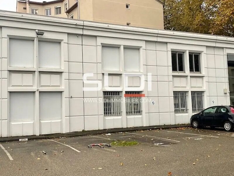Light Industrial in Villeurbanne to rent Building Photo- Image 1 of 4