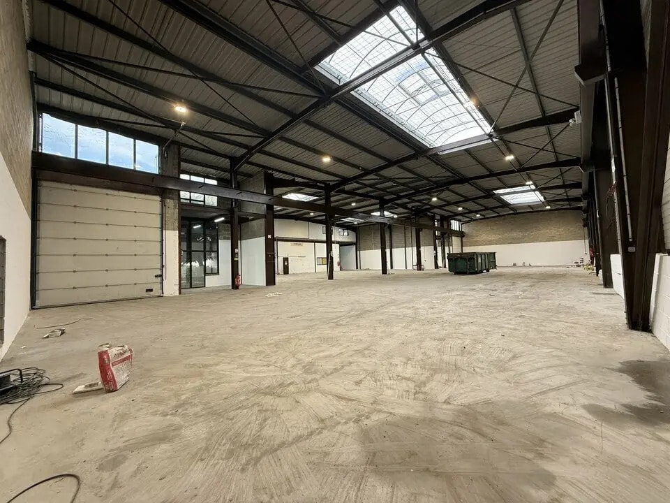 Location Local d'activités 1 253 m² - Photo 1