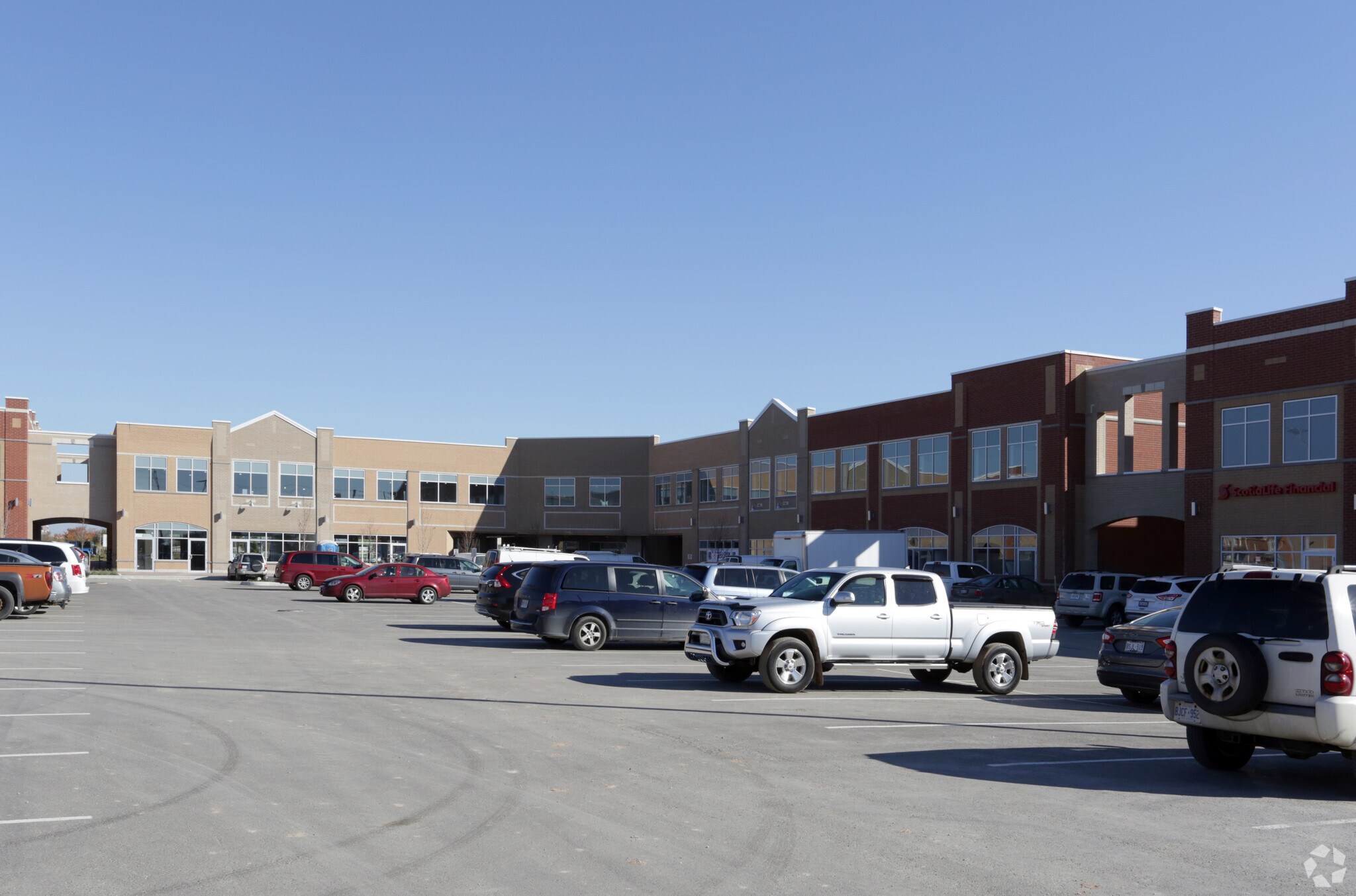 483 Dundas St W, Oakville, ON for sale Primary Photo- Image 1 of 1