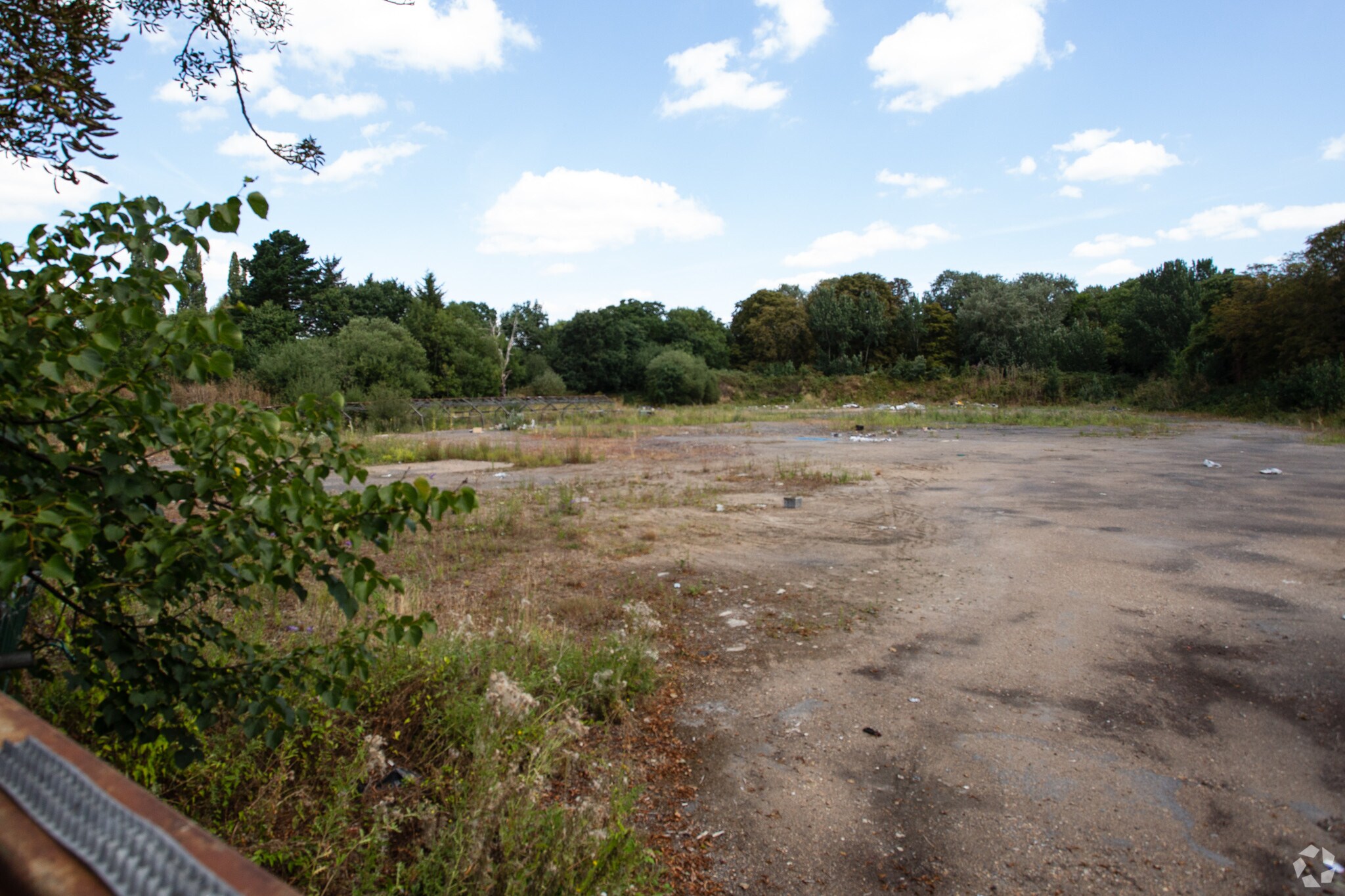Worcester Park Rd, Worcester Park for sale Primary Photo- Image 1 of 1