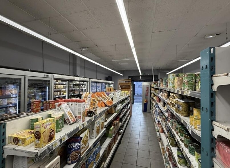 Build-to-Rent in Toulon for sale - Building Photo - Image 3 of 8