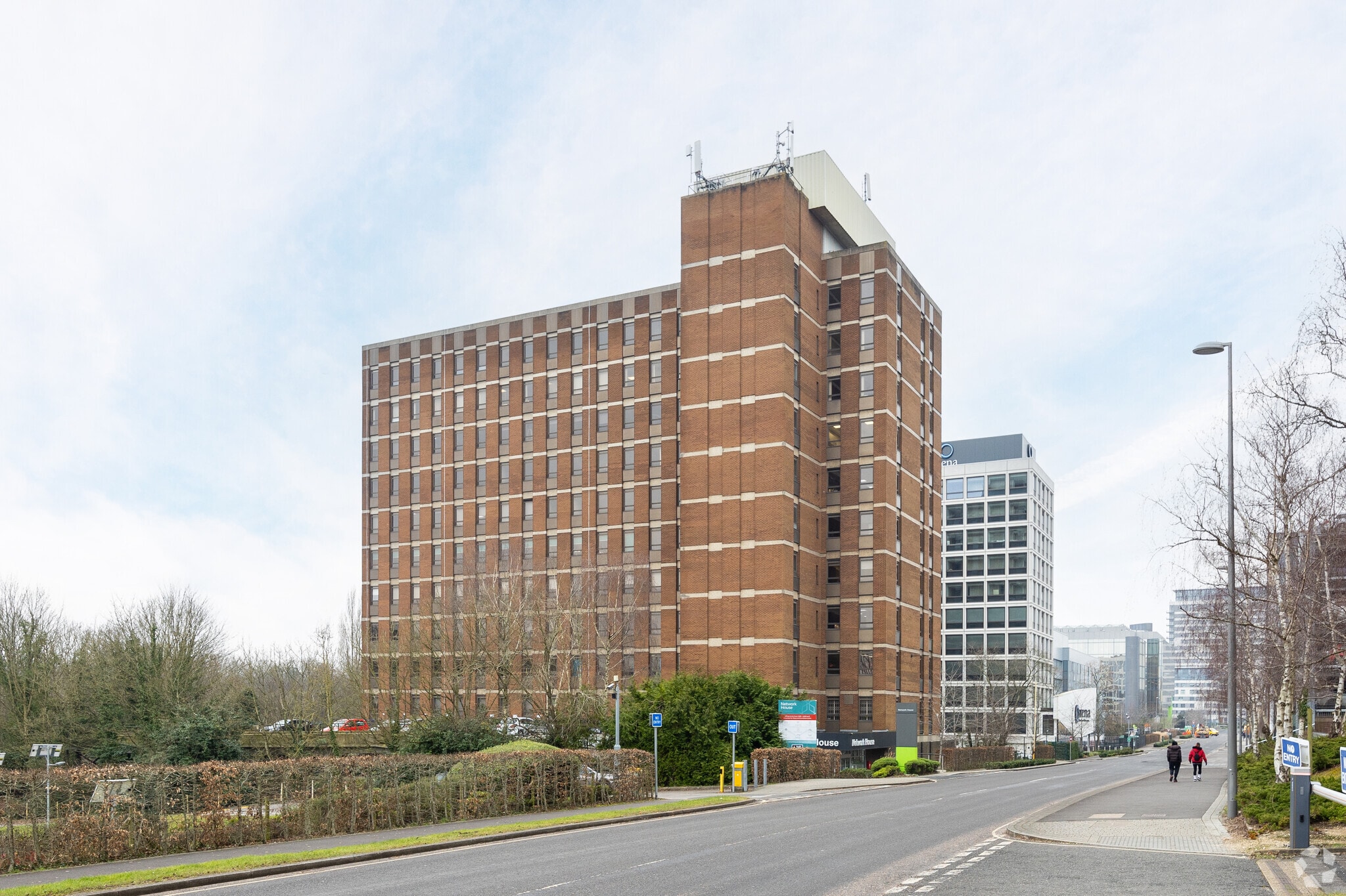 Basing Vw, Basingstoke to rent Primary Photo- Image 1 of 9