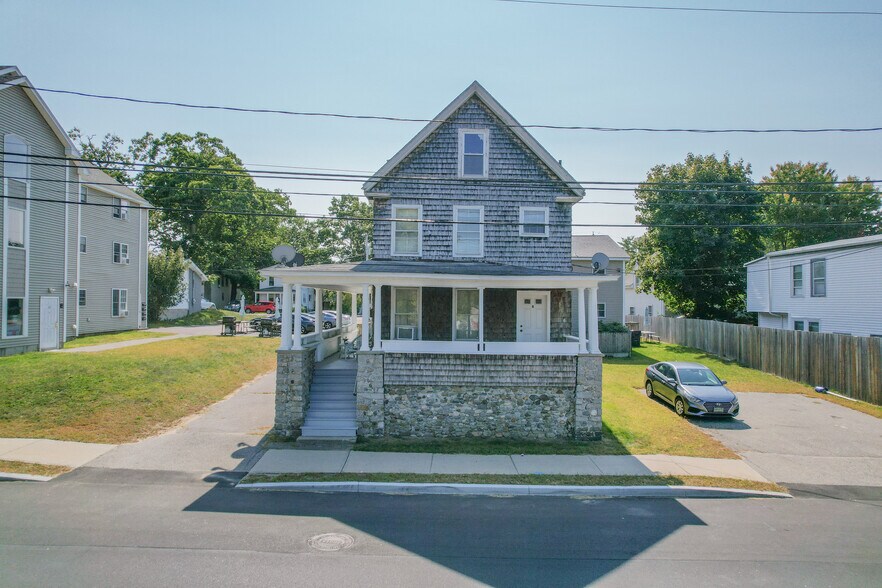 105 Union Ave, Old Orchard Beach, ME for sale - Primary Photo - Image 1 of 12