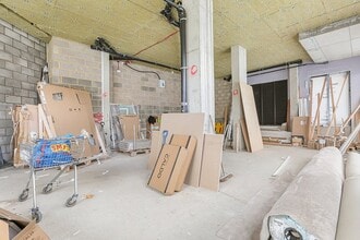 Conington Rd, London to rent Interior Photo- Image 2 of 5