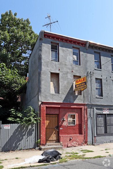 2105 W Oxford St, Philadelphia, PA for sale - Primary Photo - Image 1 of 1