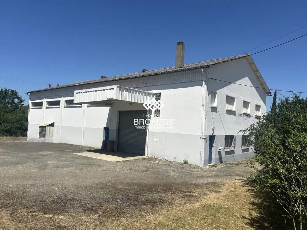 Location Local d'activités 475 m² - Photo 1