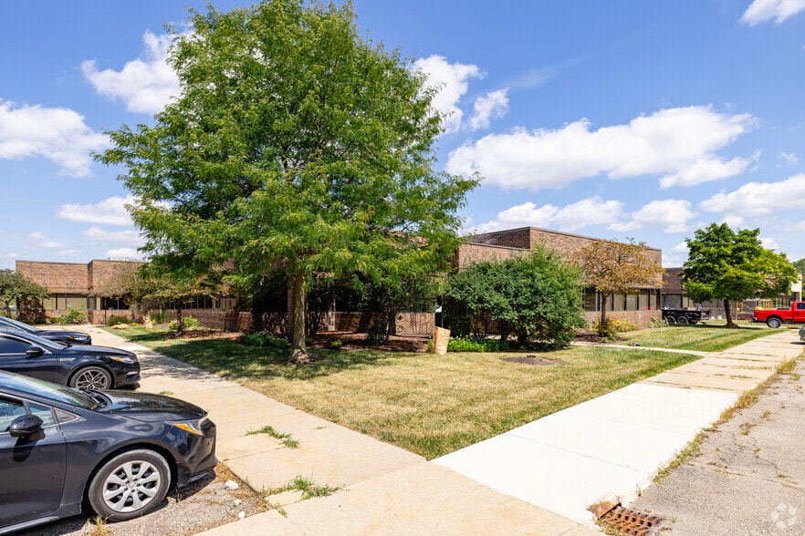 4750 Venture Dr, Ann Arbor, MI to rent - Building Photo - Image 2 of 4