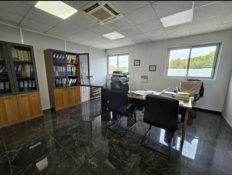 5 Rue Ernest Saron, Claye-Souilly for sale - Interior Photo - Image 2 of 5