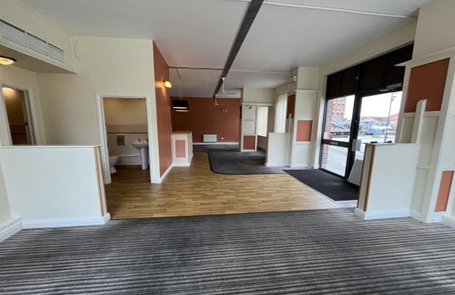 The Docks, Gloucester to rent Interior Photo- Image 1 of 4